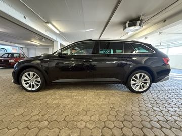 Fotografie des Skoda Superb Combi 2,0l TDI DSG Scout 4x4