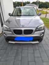 BMW X1 2.0 - BMW X1 mit Benzin-Antrieb: Limousine