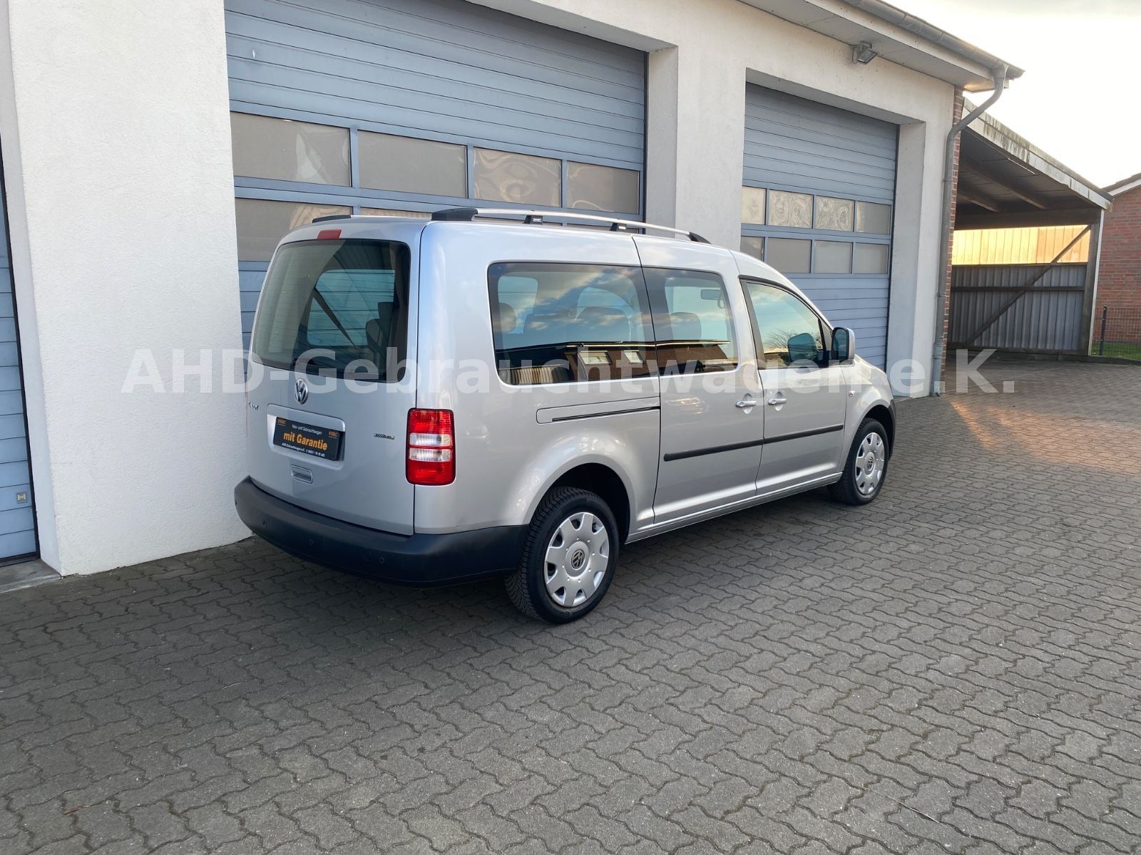 Fahrzeugabbildung Volkswagen Caddy Maxi 2.0 Roncalli 7-Sitzer