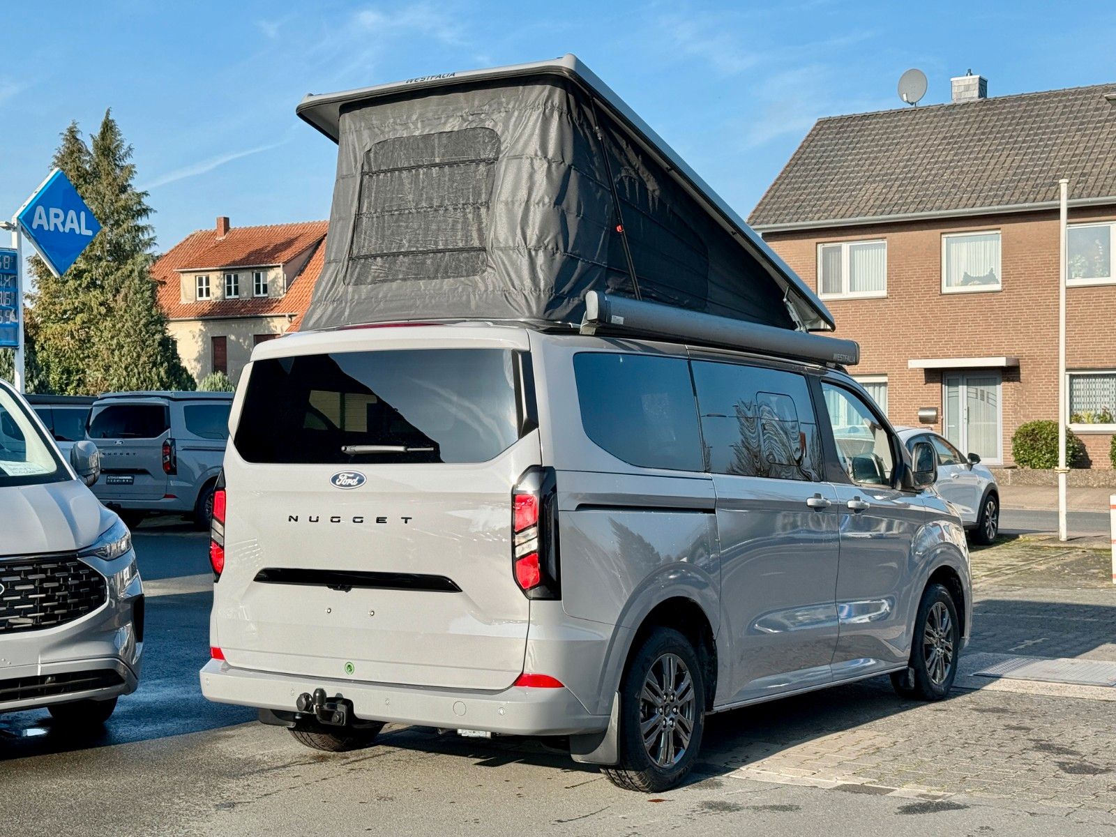 Vehicle image: Ford Nugget L1 Titanium | New Model V710