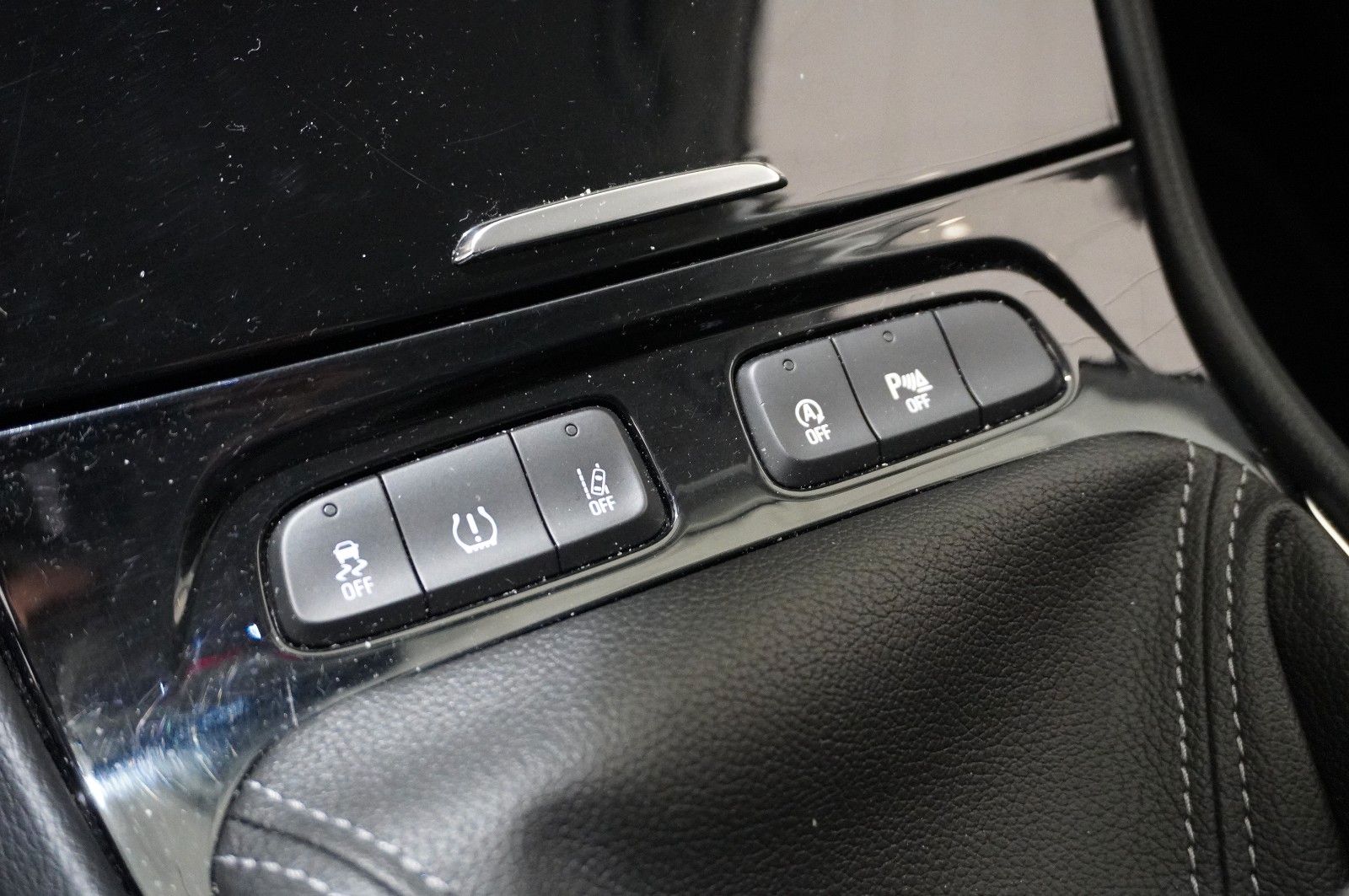 Fahrzeugabbildung Opel Grandland (X) 1.5D BUSINESS NAVI/LED/PDC/DAB/AHK