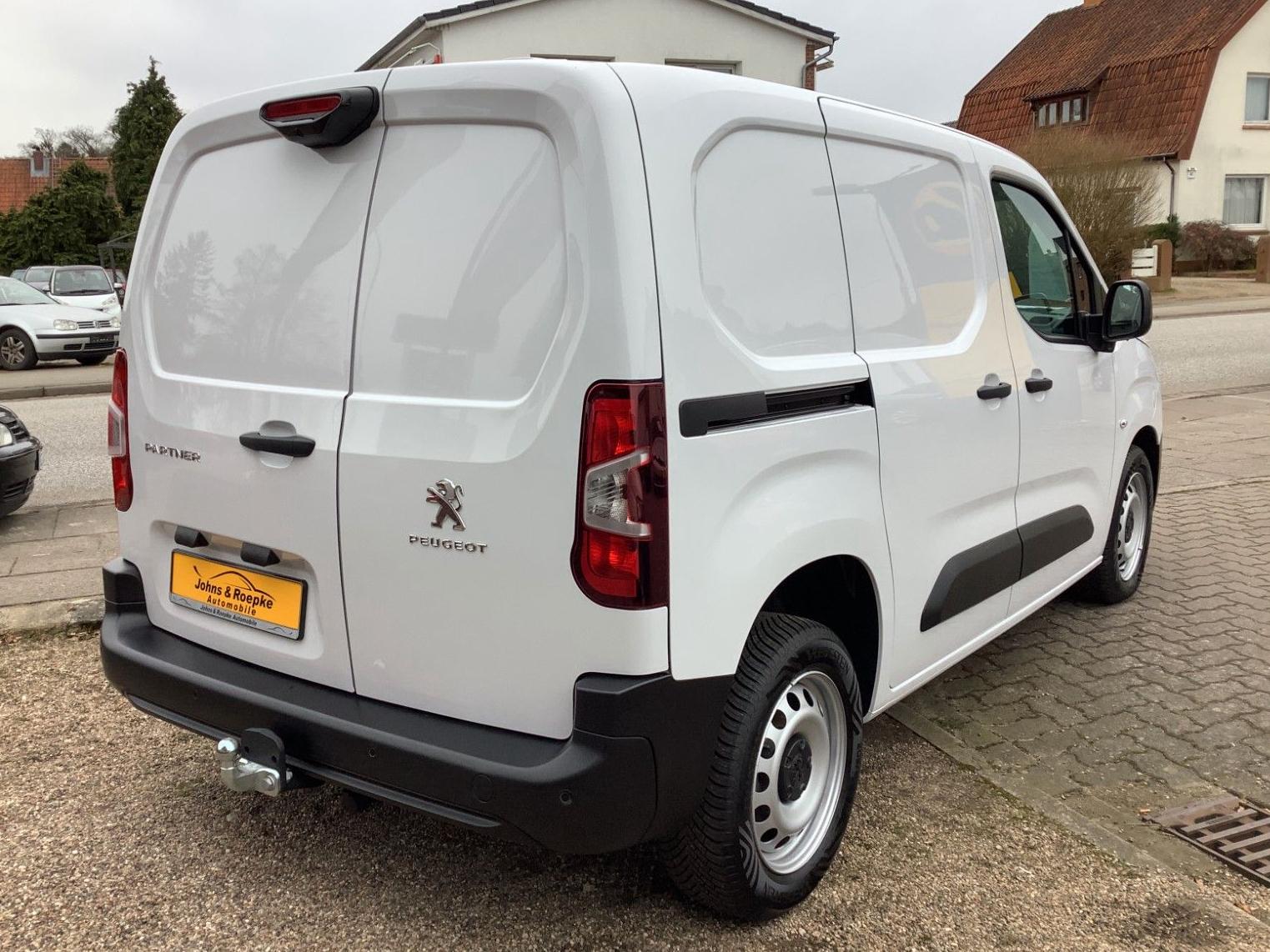 Peugeot Partner 1,5 BLUE HDI / AHK/ALLWETTERREIFEN/CAM