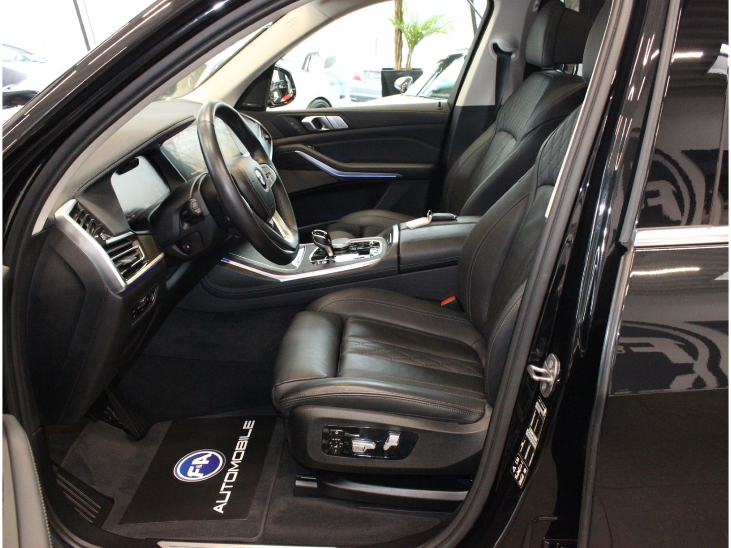Fahrzeugabbildung BMW X7 xDrive 40 d Design Pure Excellence*Skylounge