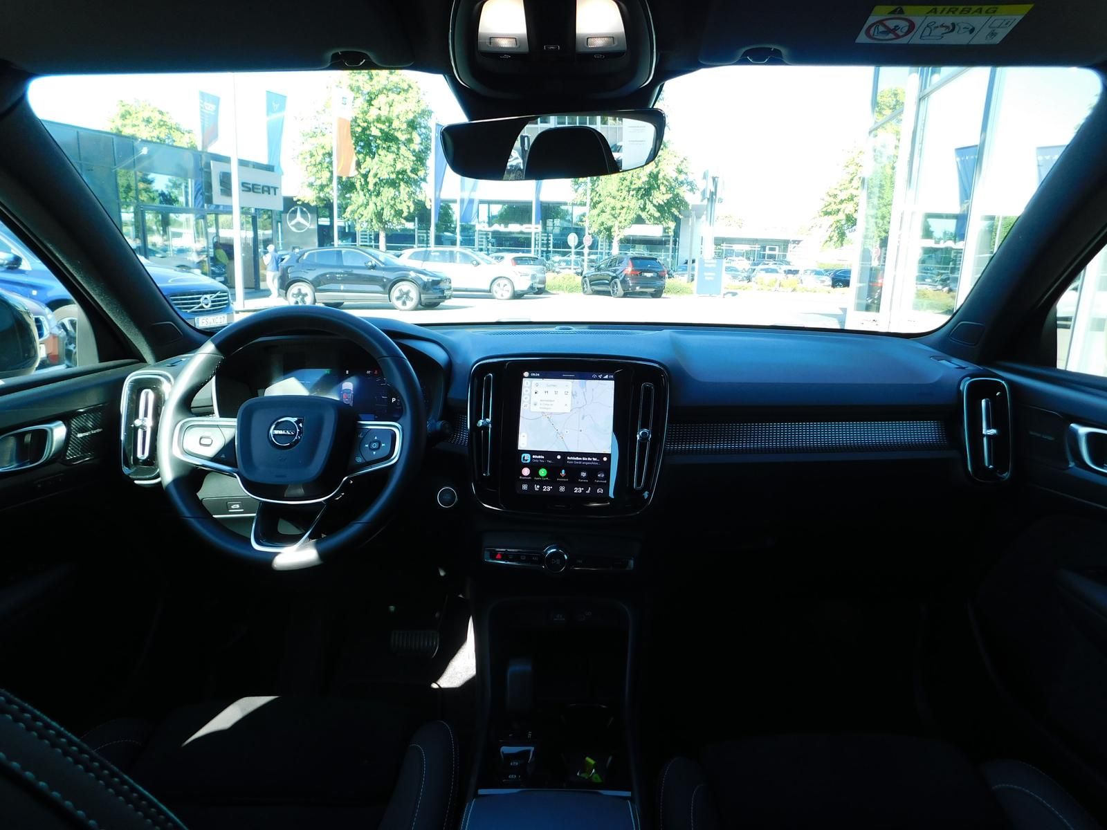 Fahrzeugabbildung Volvo XC40 B3 Plus Black-Editon