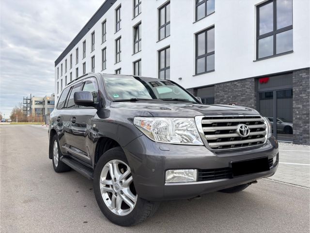 Toyota Land Cruiser 200 4,5-l-V8-D-4D Executive 7Sitzer