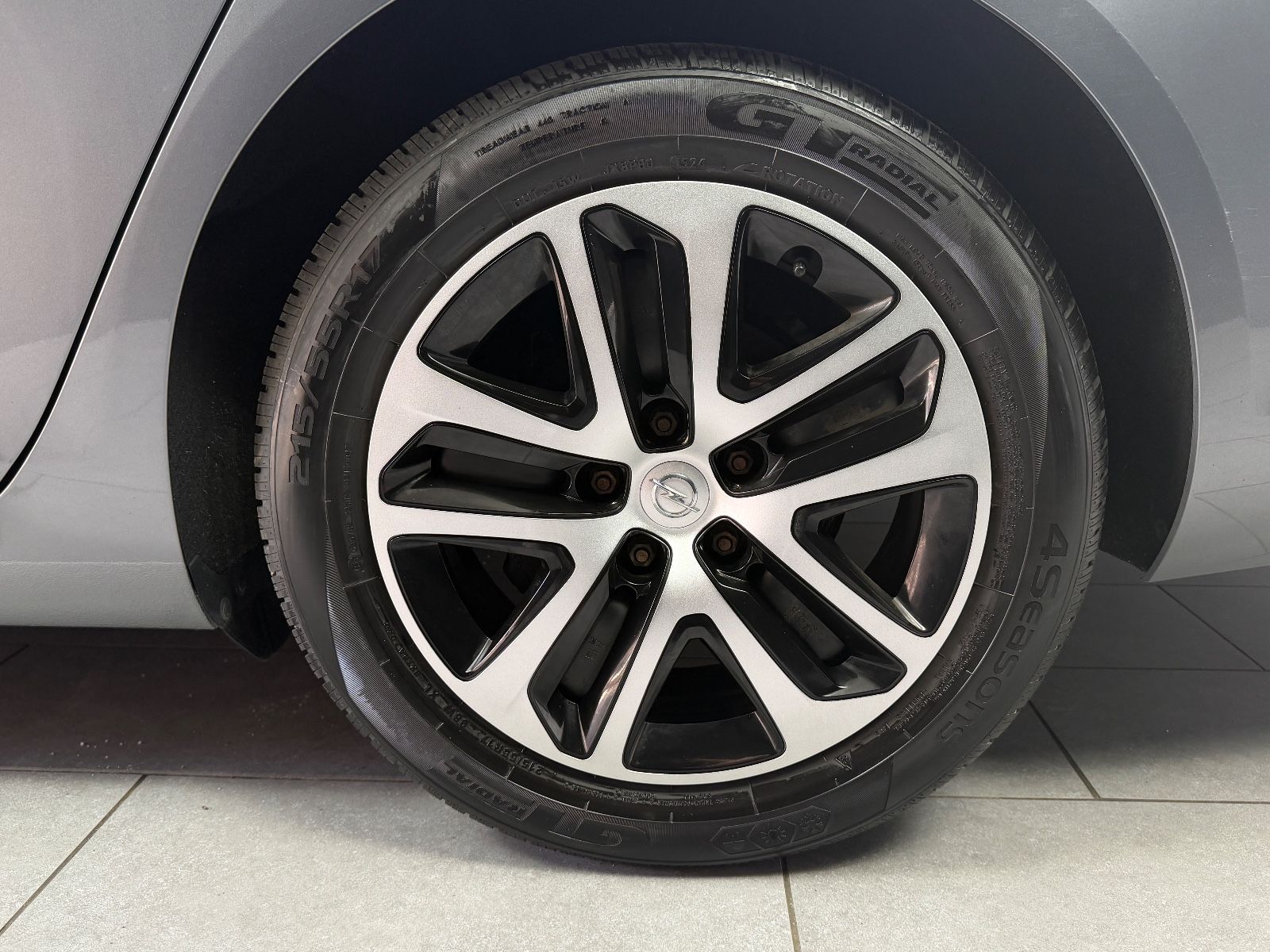 Fahrzeugabbildung Opel Insignia B Sports Tourer Edition|AUTOMATIK|NAVI