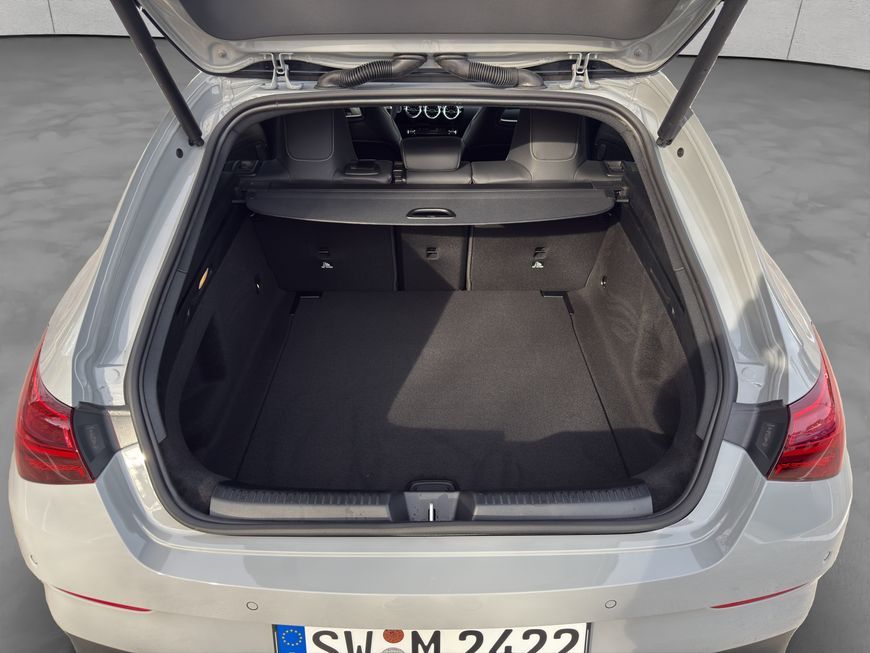 Mercedes-Benz CLA 200 d Shooting Brake AMG Special Edition AHK foto 5