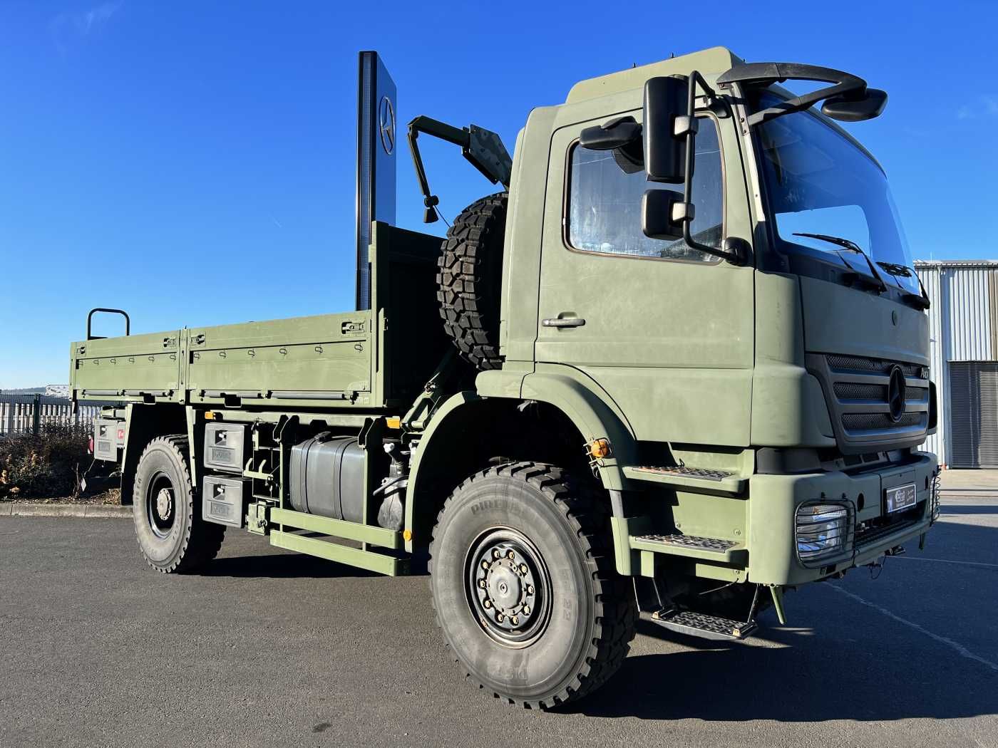 Fahrzeugabbildung Mercedes-Benz Axor 1829 A 4x4 Pritsche