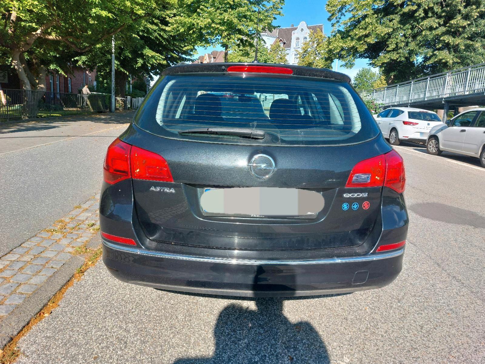 Opel Astra 2014 — photo 6