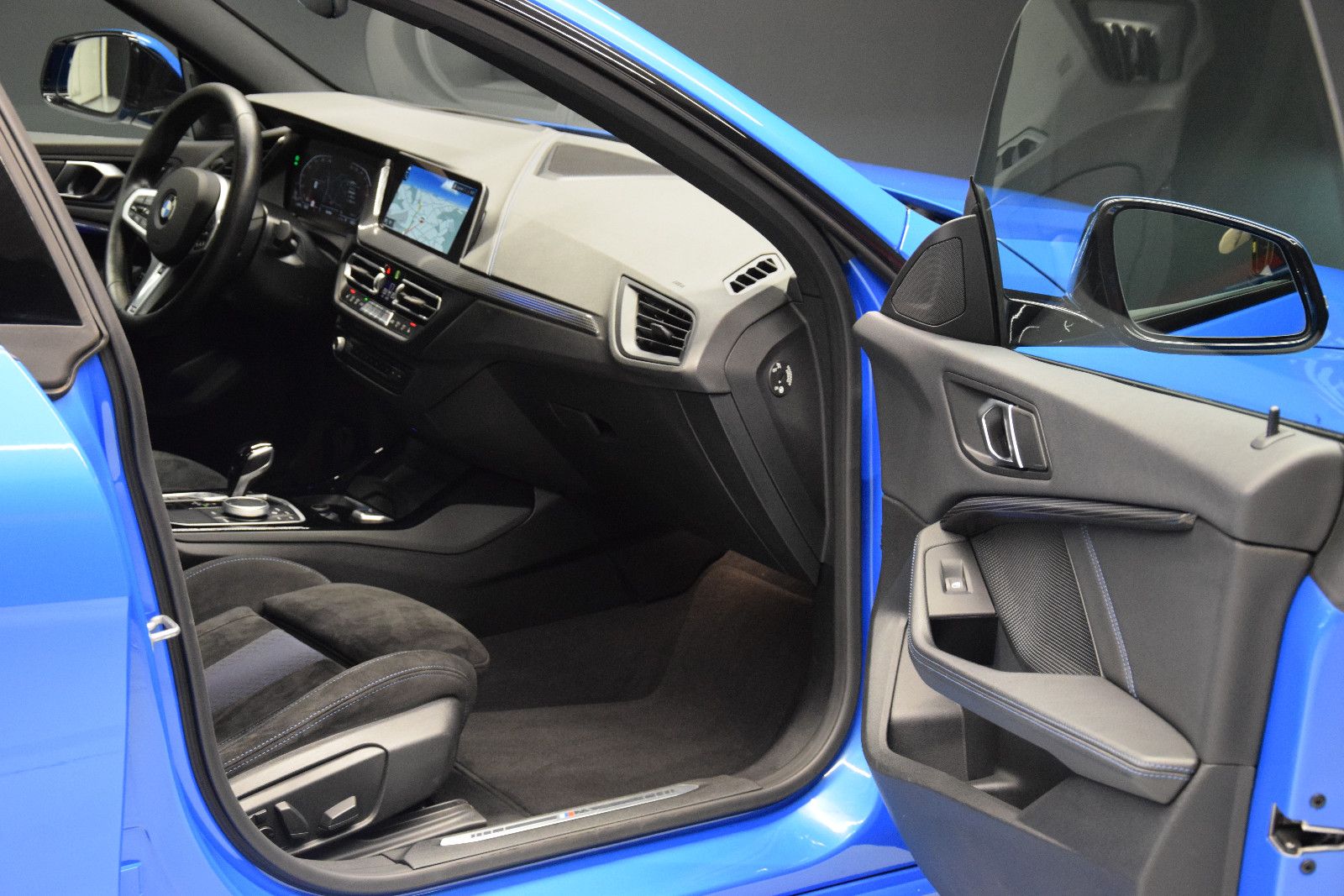 Fahrzeugabbildung BMW 218 i M Sport Gran Coupé Pano HuD Memory Schale