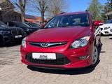 Hyundai i30 cw Classic*SHZ*AHK*BT*USB* - Hyundai i30 aus 2012 mit Diesel-Antrieb: Kombi