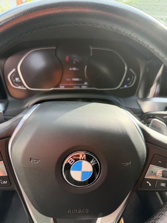 Image of BMW 320