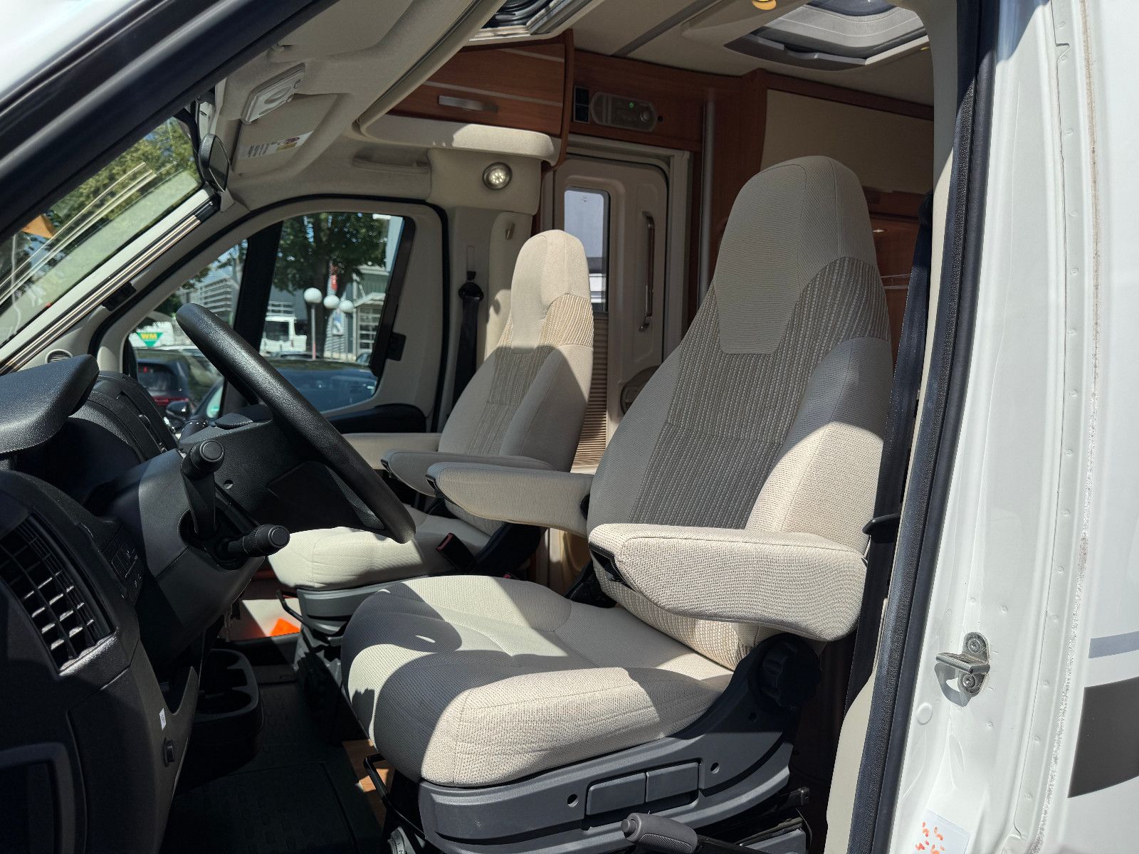 Fahrzeugabbildung HYMER / ERIBA / HYMERCAR EXSIS-T 474 EB FIAT DUCATO 1.HAND SAT TV MARKISE