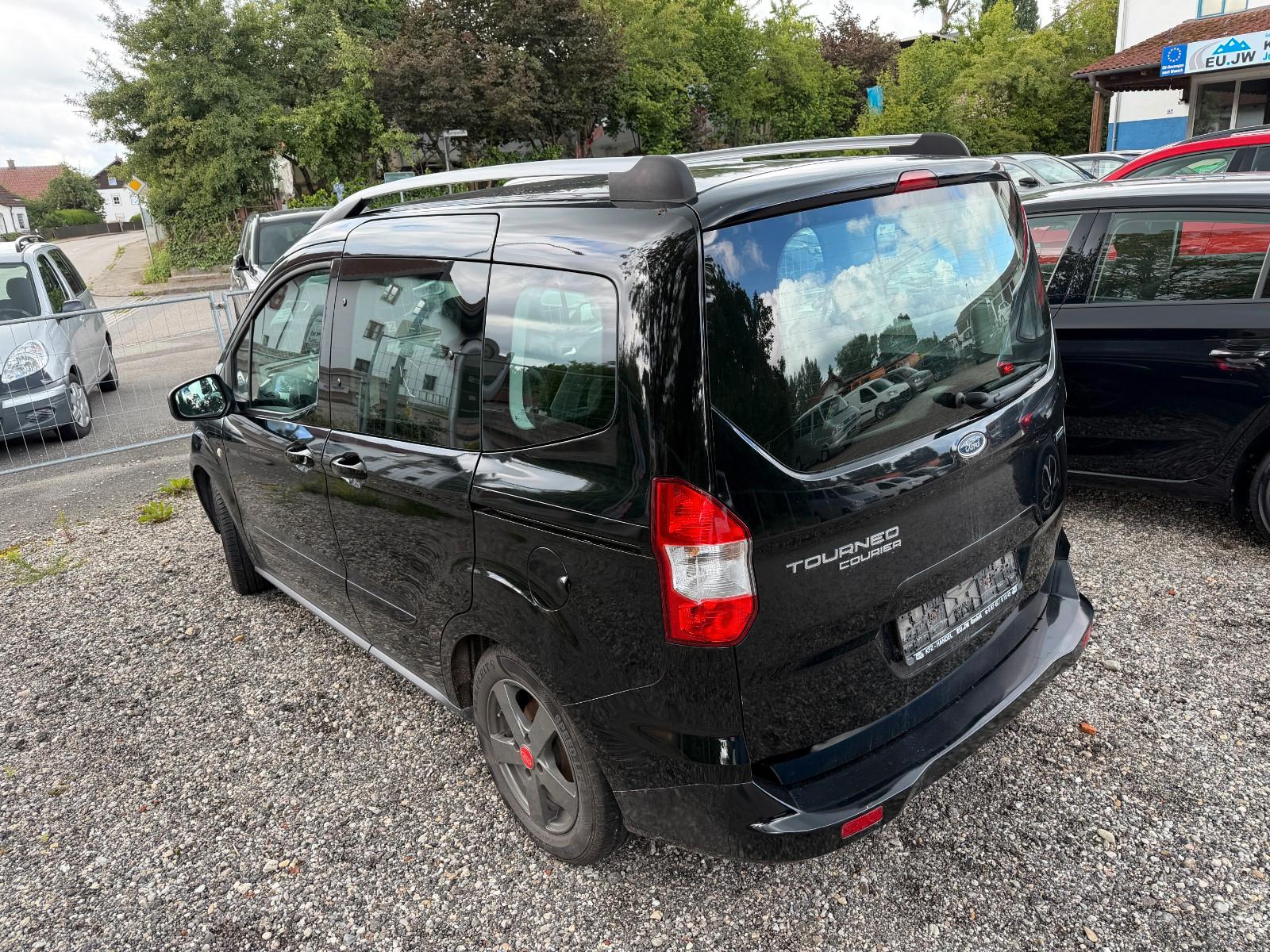 Ford Tourneo Courier Ambiente