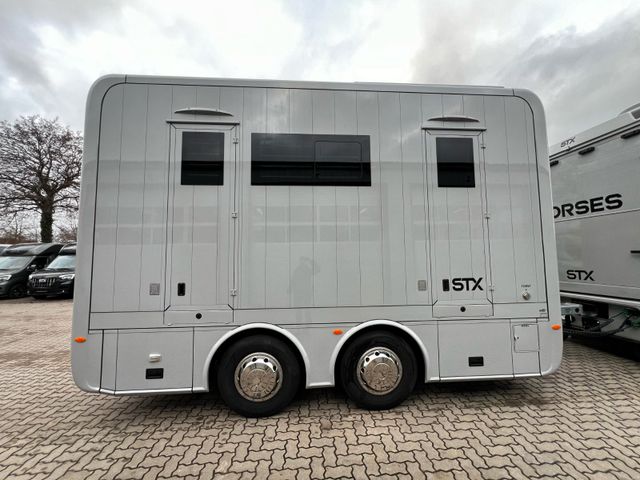 Inne STX Trailer  3-4 Pferde Wohnung, Dusche WC,