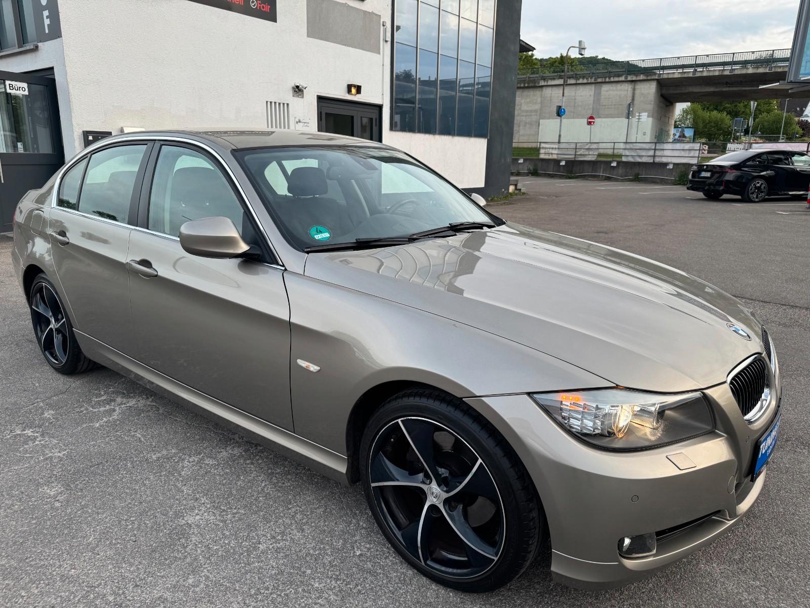 BMW 325i-NAVI-KLIMAAUTOMATIK-XENON-PDC