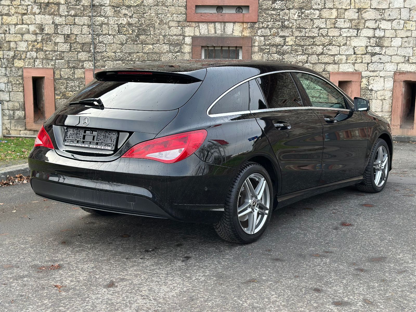 Fahrzeugabbildung Mercedes-Benz CLA 200 d SHOOTING BRAKE BUSINESS*AUTOM+NAVI*