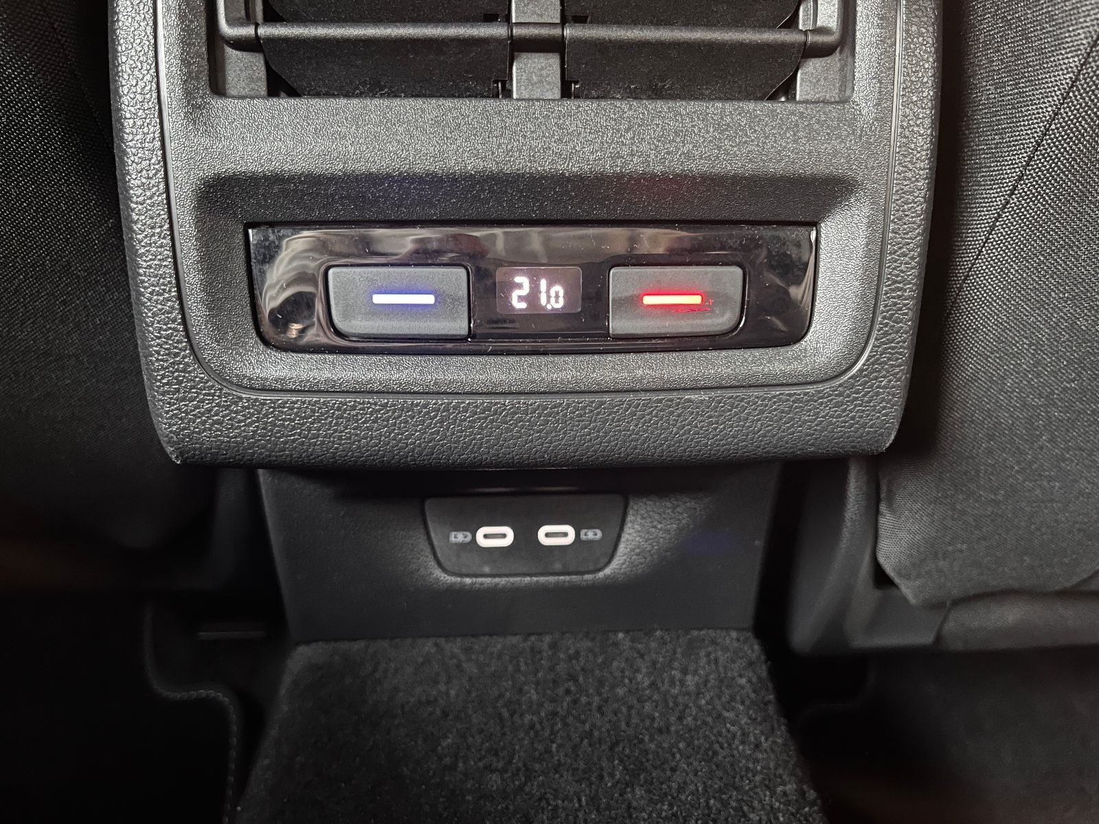 Fahrzeugabbildung Volkswagen Golf VIII Lim. Life LED NAVI ALU