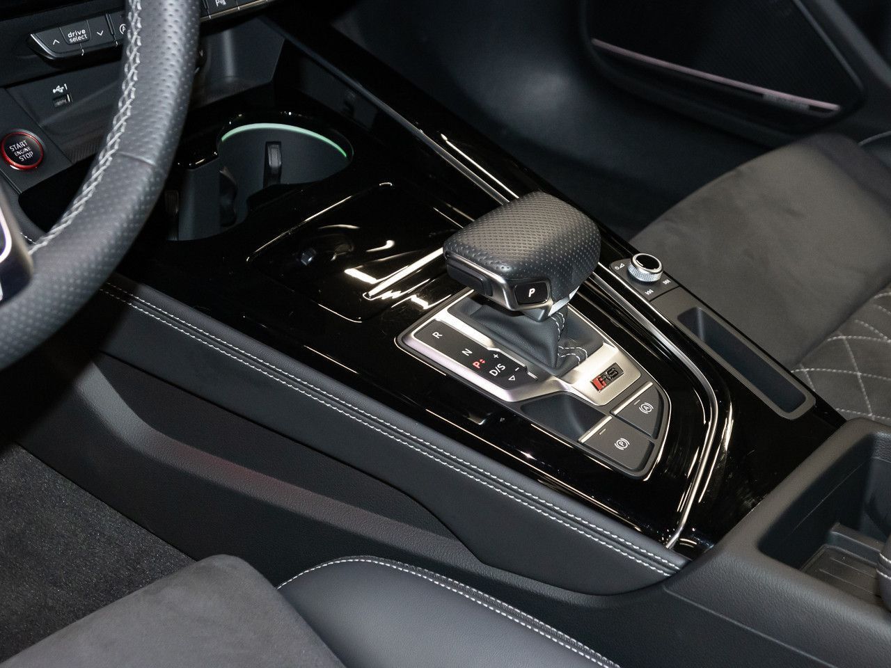 Audi RS4 Avant 2.9 TFSI quattro HeadUp Matrix AHK 20' foto 19