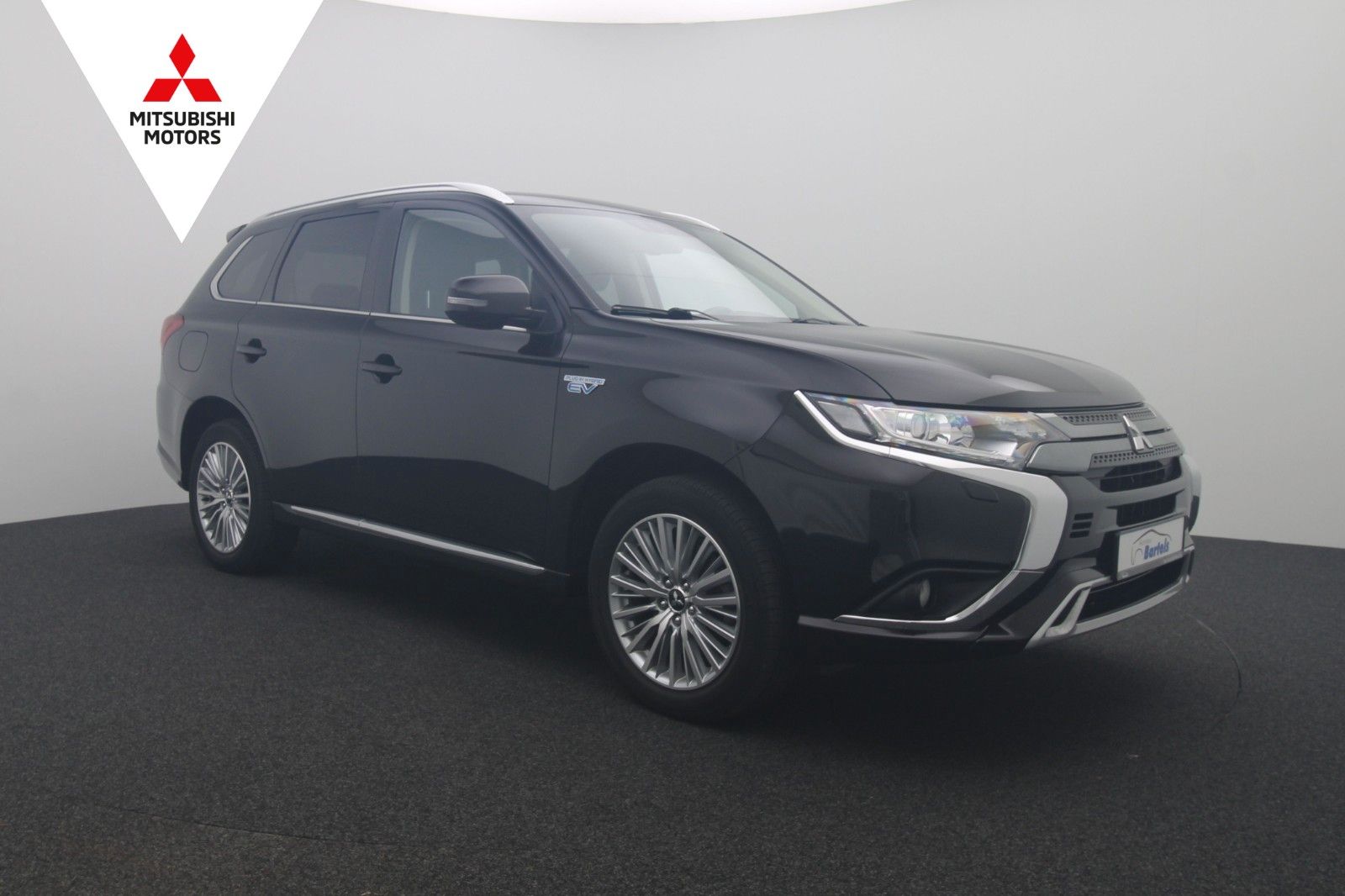 Fahrzeugabbildung Mitsubishi Outlander PHEV 2.4 Basis 4WD
