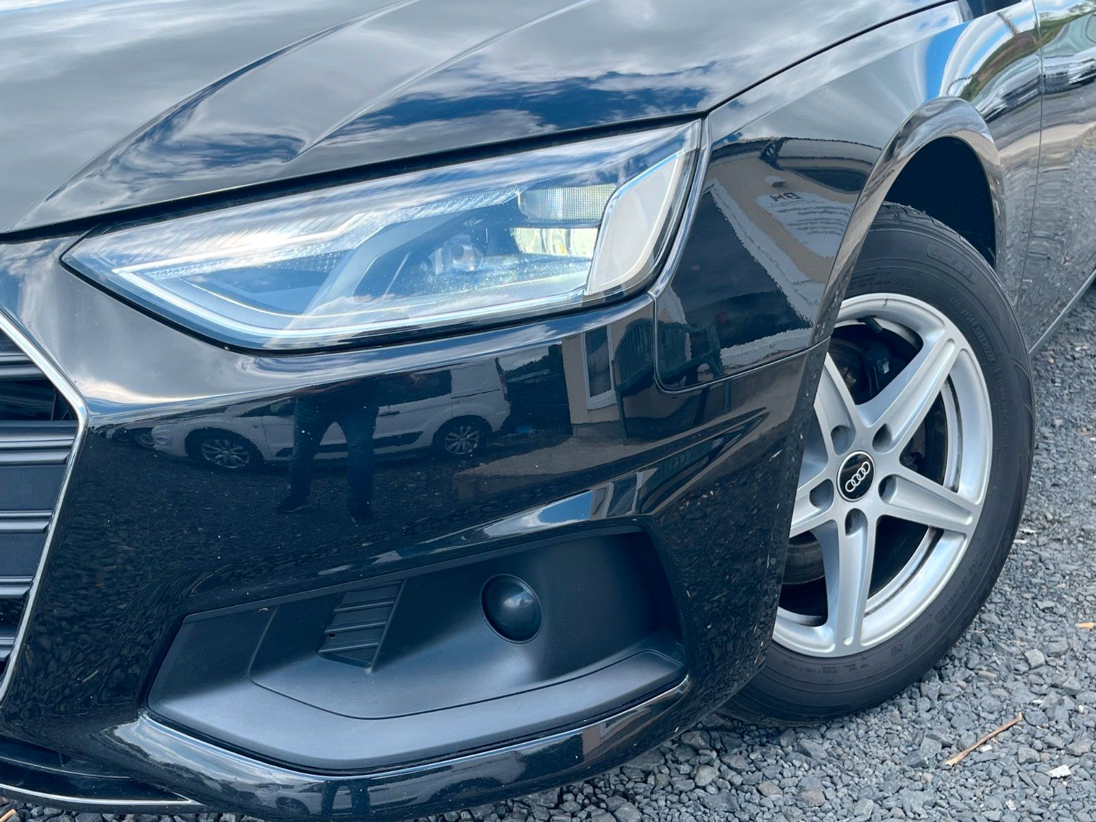 Fahrzeugabbildung Audi A4 Avant 35 TDI basis Aut. Navi LED 1.HAND PDC