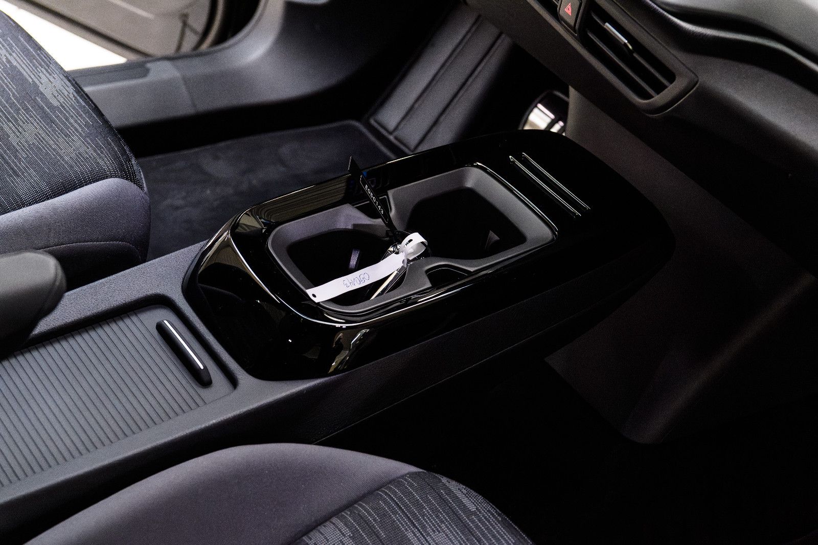 Fahrzeugabbildung Volkswagen ID.4 Pro IQ-LED+NAVI+ACC+WÄRMEPUMPE+SHZ