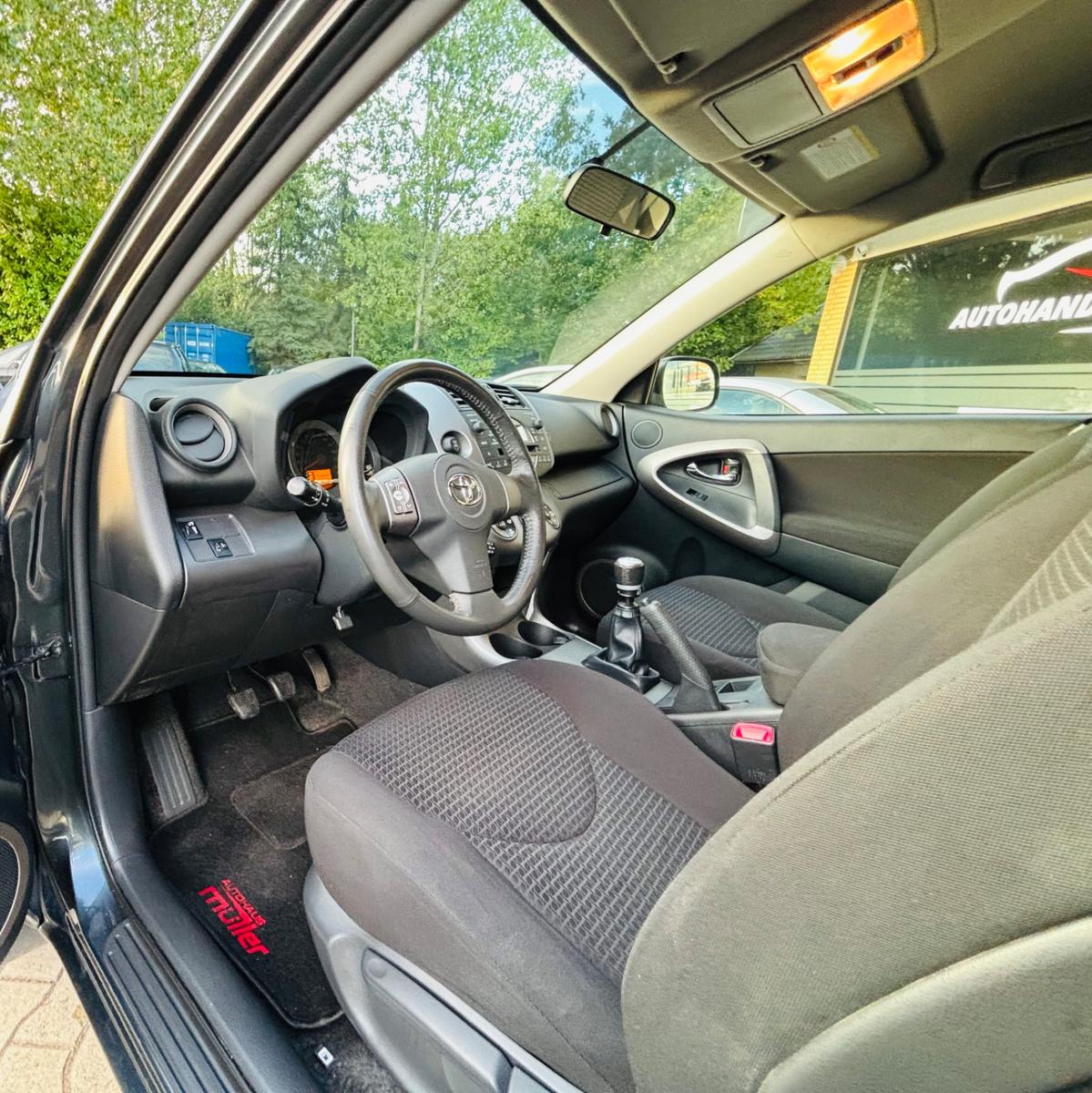 TOYOTA RAV 4 2.2D 177CH 4X4