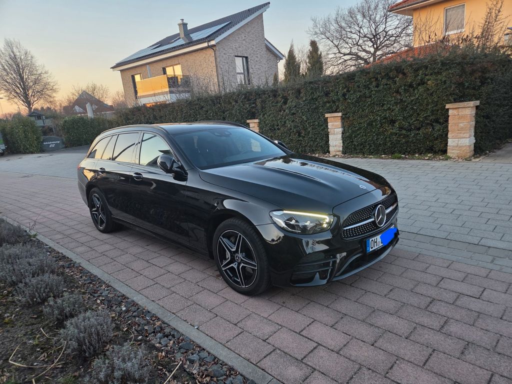 Image of Mercedes-Benz E 300