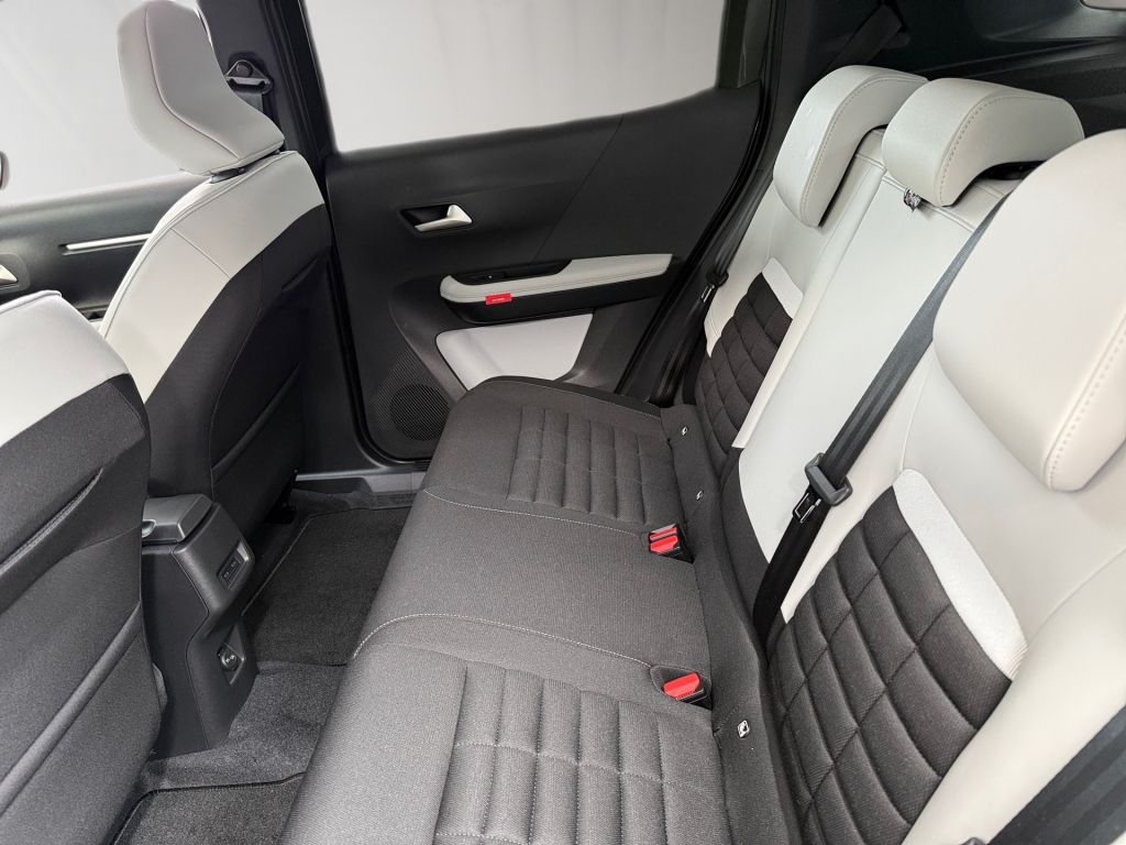 Fahrzeugabbildung Citroën e-C3 Aircross PLUS / Winter Paket