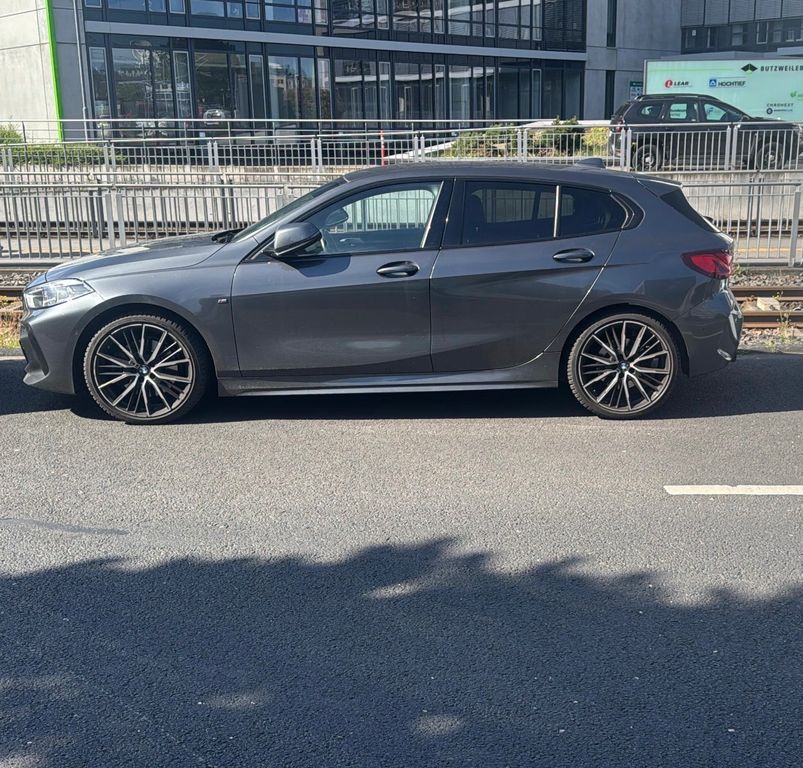 Image of BMW 120