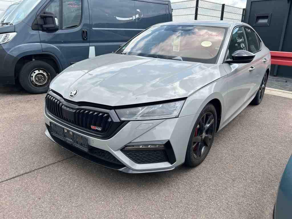 Skoda Octavia Lim. RS First 2.0TSI "LED/ACC/PDC/Klima"