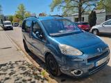 Peugeot Partner Tepee Tepee Family HDI FAP 115 1.6 F... - blaue Peugeot Partner Tepee