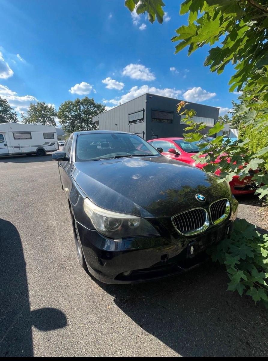 BMW 525
