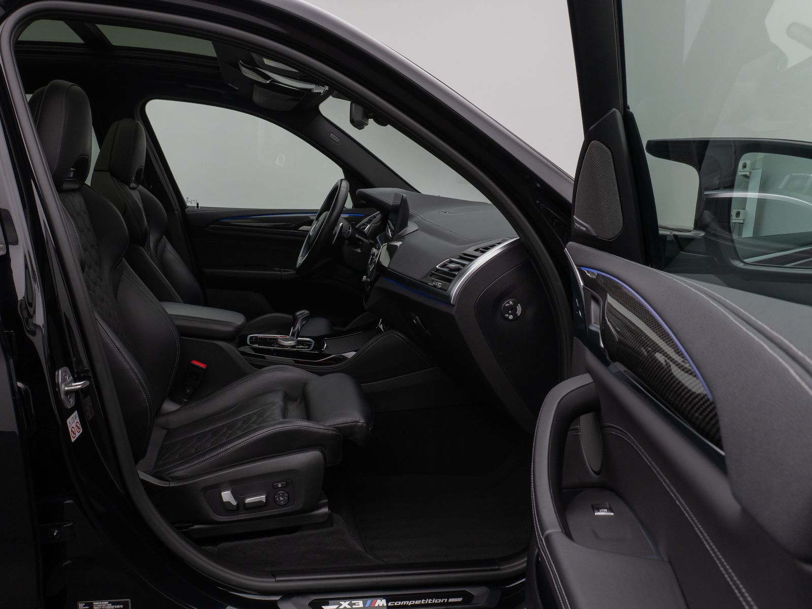 Fahrzeugabbildung BMW X3 M Competition Panorama Laser 360° HUD H/K AHK