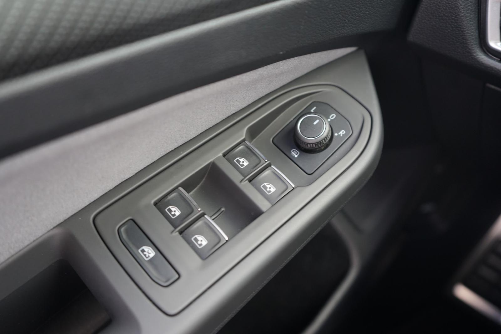 Volkswagen Golf VIII Variant 1.5 TSI R-Line LED Panorama, миниатюра 21
