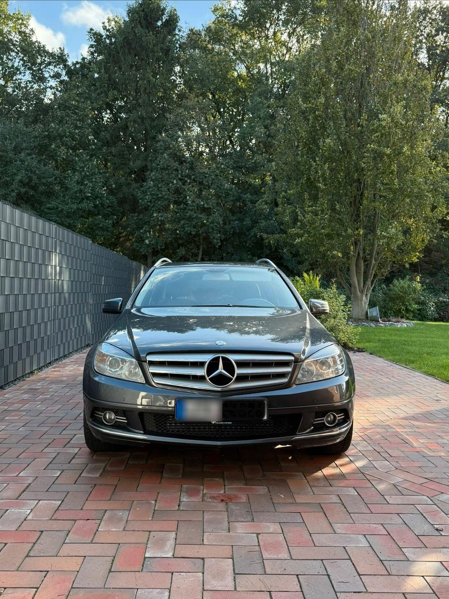 Mercedes-Benz C220 2010 — rear view