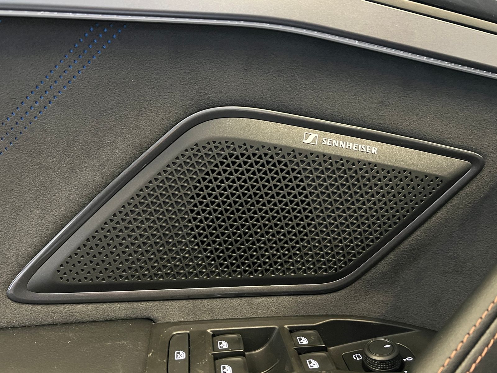 Fahrzeugabbildung CUPRA Formentor VZ 2.0 TSI DSG 4Drive *AHK, LED-Matrix