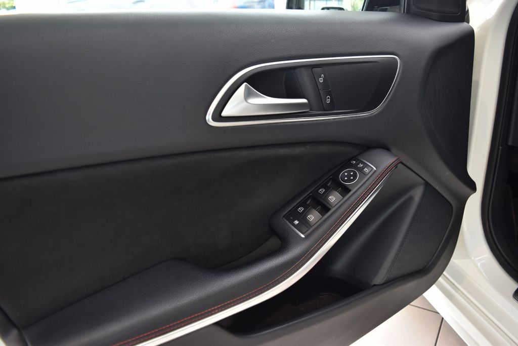 MERCEDES-BENZ A 250 Sport~AMG~Automatik~Navi~Business~LED MERCEDES-BENZ A 250 Sport~AMG~Automatik~Navi~Business~LED