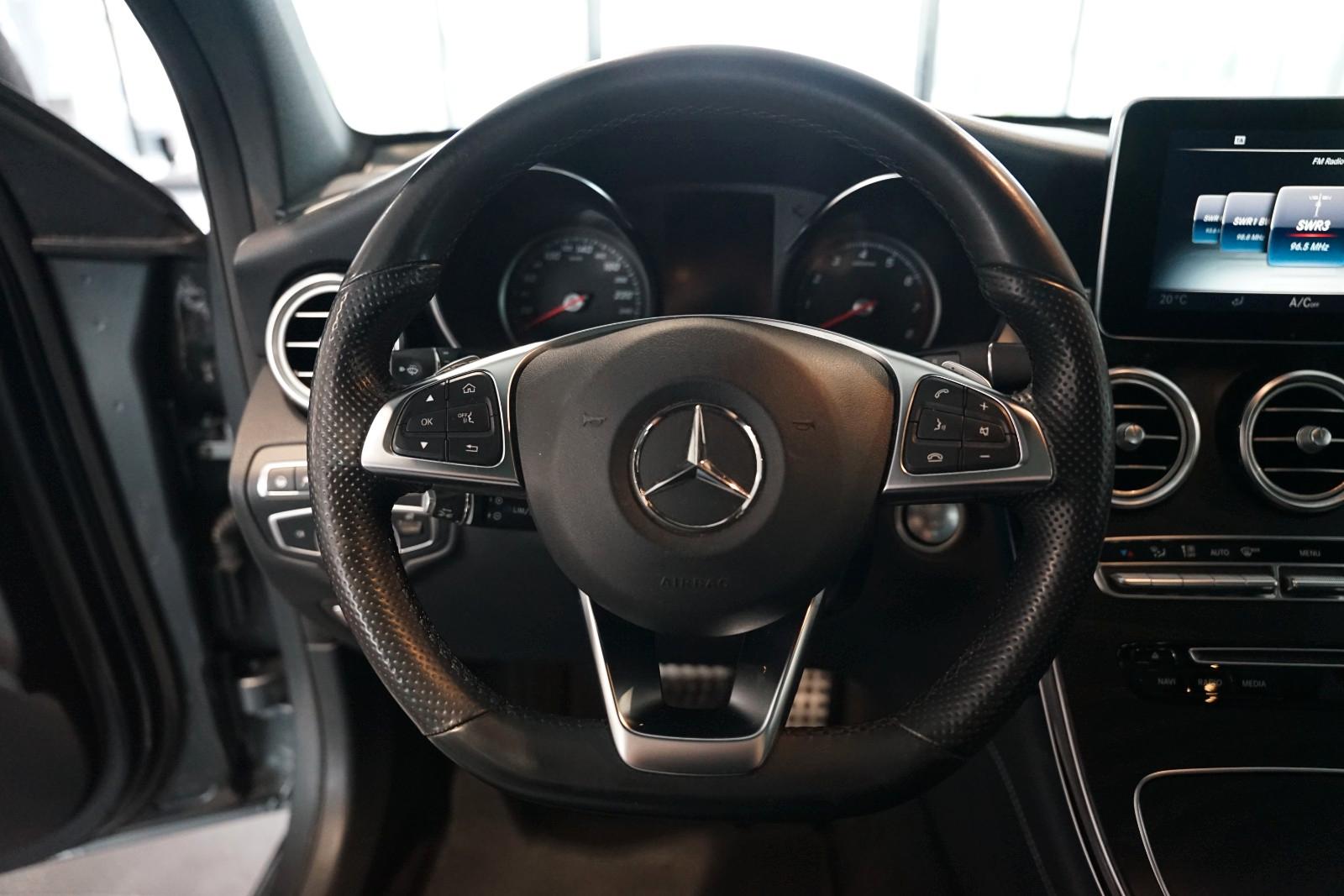 Mercedes-Benz GLC 300 4Matic | AMG | Comand | Pano | AHK