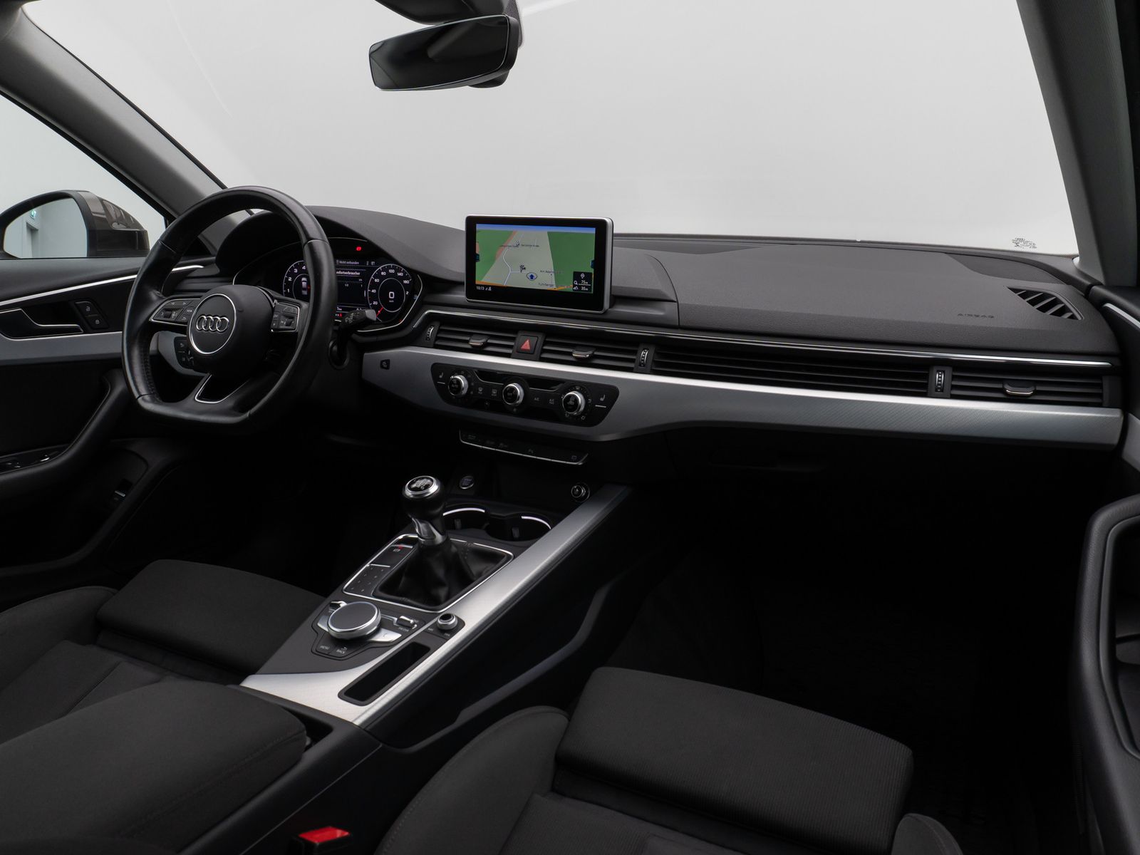 Fahrzeugabbildung Audi A4 2.0 TFSI Lim. Sport S Line Virtual AHK Tempom