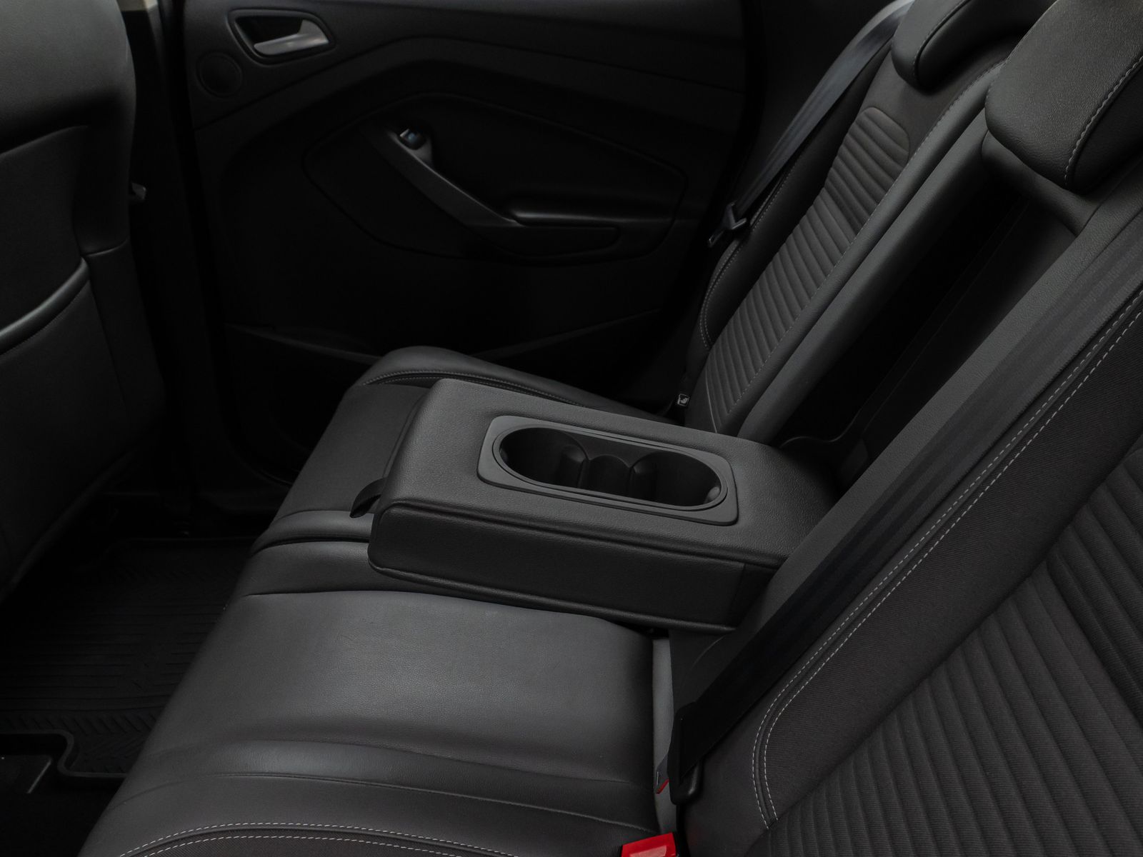 Fahrzeugabbildung Ford Kuga Titanium Navigation Kamera Sitzhzg Tempomat