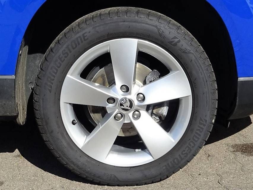 Fahrzeugabbildung SKODA Karoq  1,5 TSI  ACT  Ambition