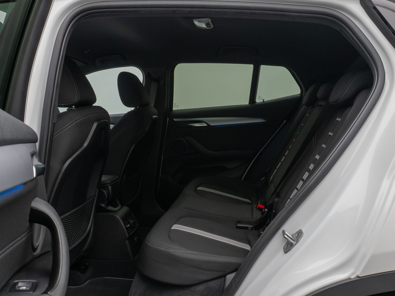 Fahrzeugabbildung BMW X2 xD25e Kamera DAB HiFi Navi Komfort Sport LED