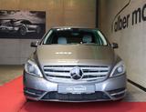 Mercedes-Benz B 200 Exlusive Rückfahrkam.Navi Automatik - Mercedes-Benz B-Klasse Gebrauchtwagen in Stuttgart