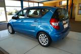 Mercedes-Benz A 150 KLIMAANLAGE / SITZHEIZUNG / TÜV AU NEU - blaue Mercedes-Benz A 150