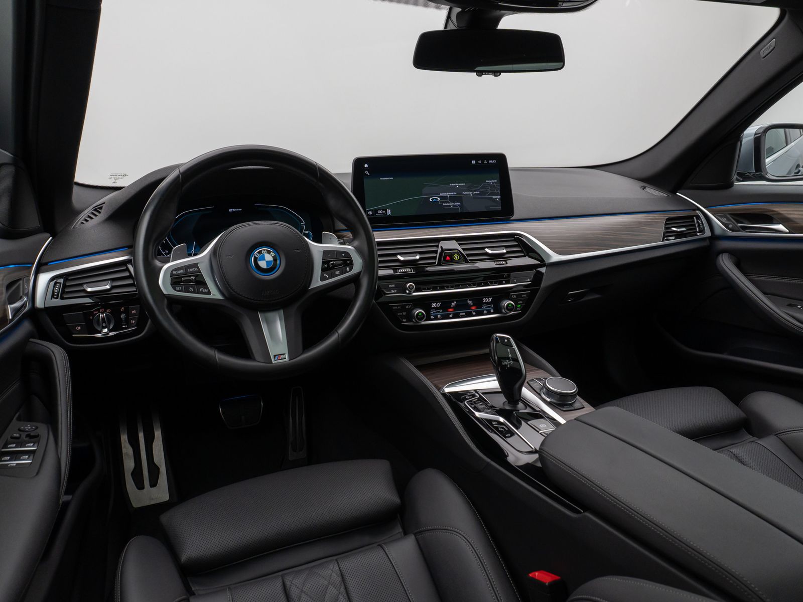 Fahrzeugabbildung BMW 530e xD M Sport Panorama 360°DAB HiFi AHK Alarm