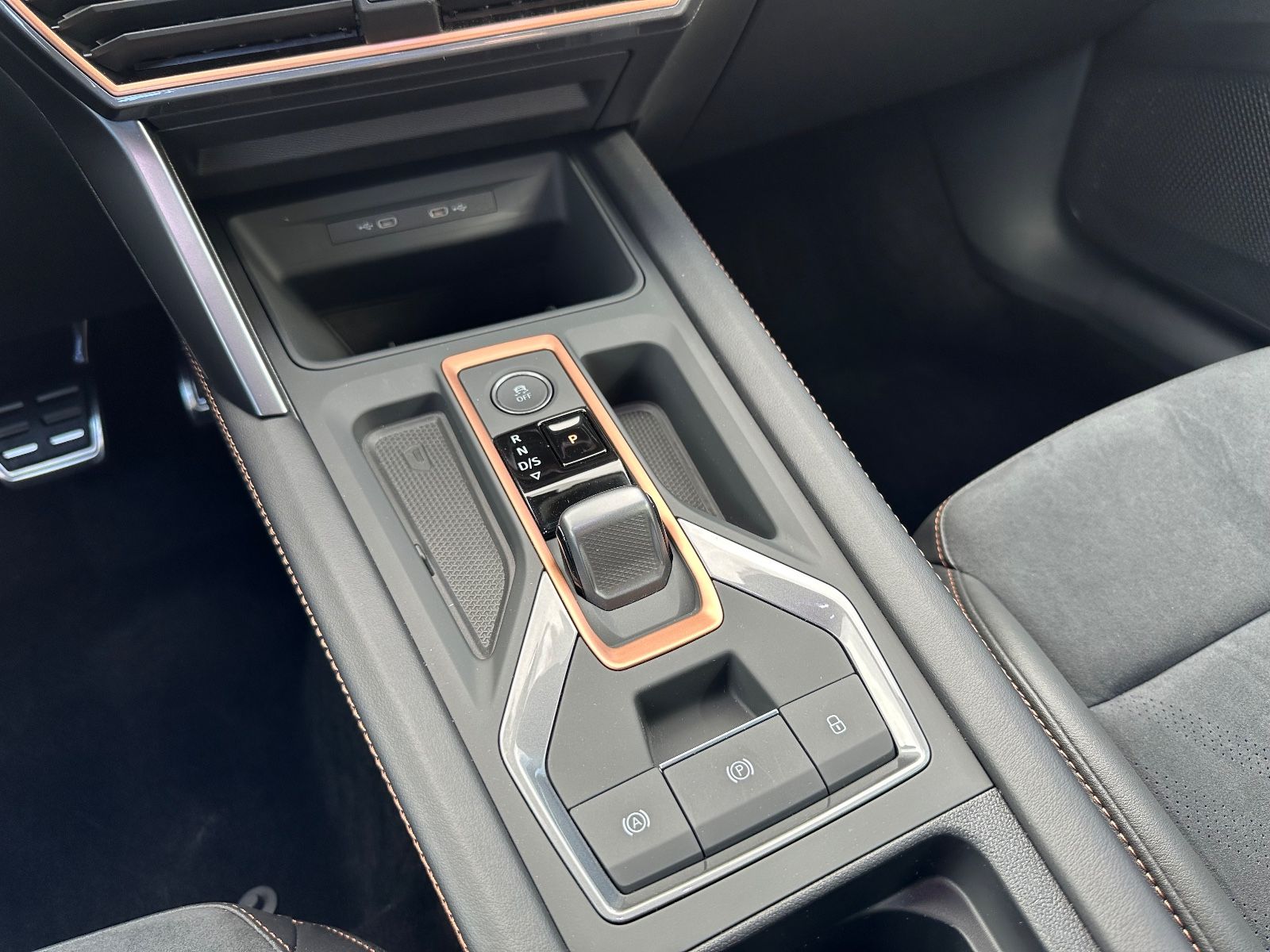 Fahrzeugabbildung CUPRA Formentor VZ 2.0 TSI DSG Navi/ACC/AHK/LED/Shzg.