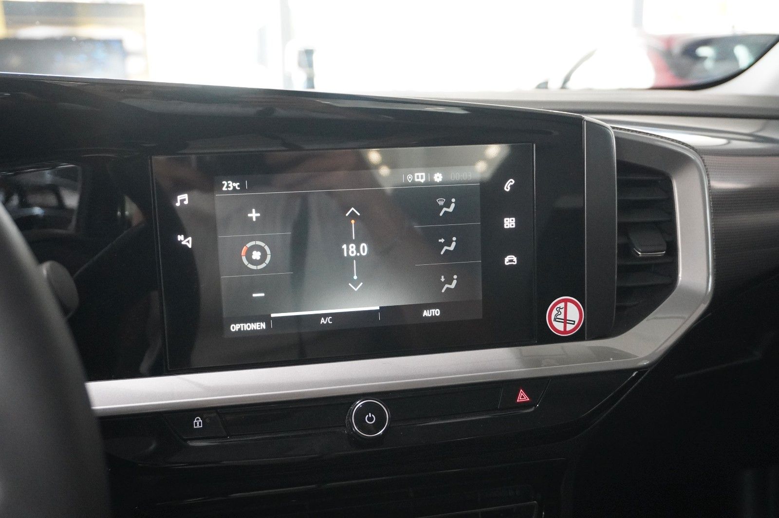 Fahrzeugabbildung Opel Mokka ELEGANCE 1.2T NAVI/LED/KAMERA/SPORT/SH/DAB