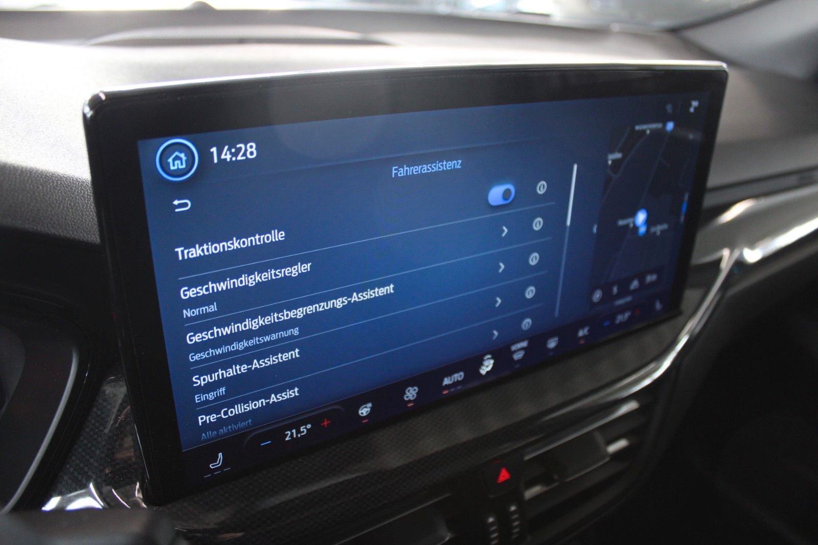 Fahrzeugabbildung Ford Focus ST-Line X Aut. LED ACC Leder Pano HUD Wint