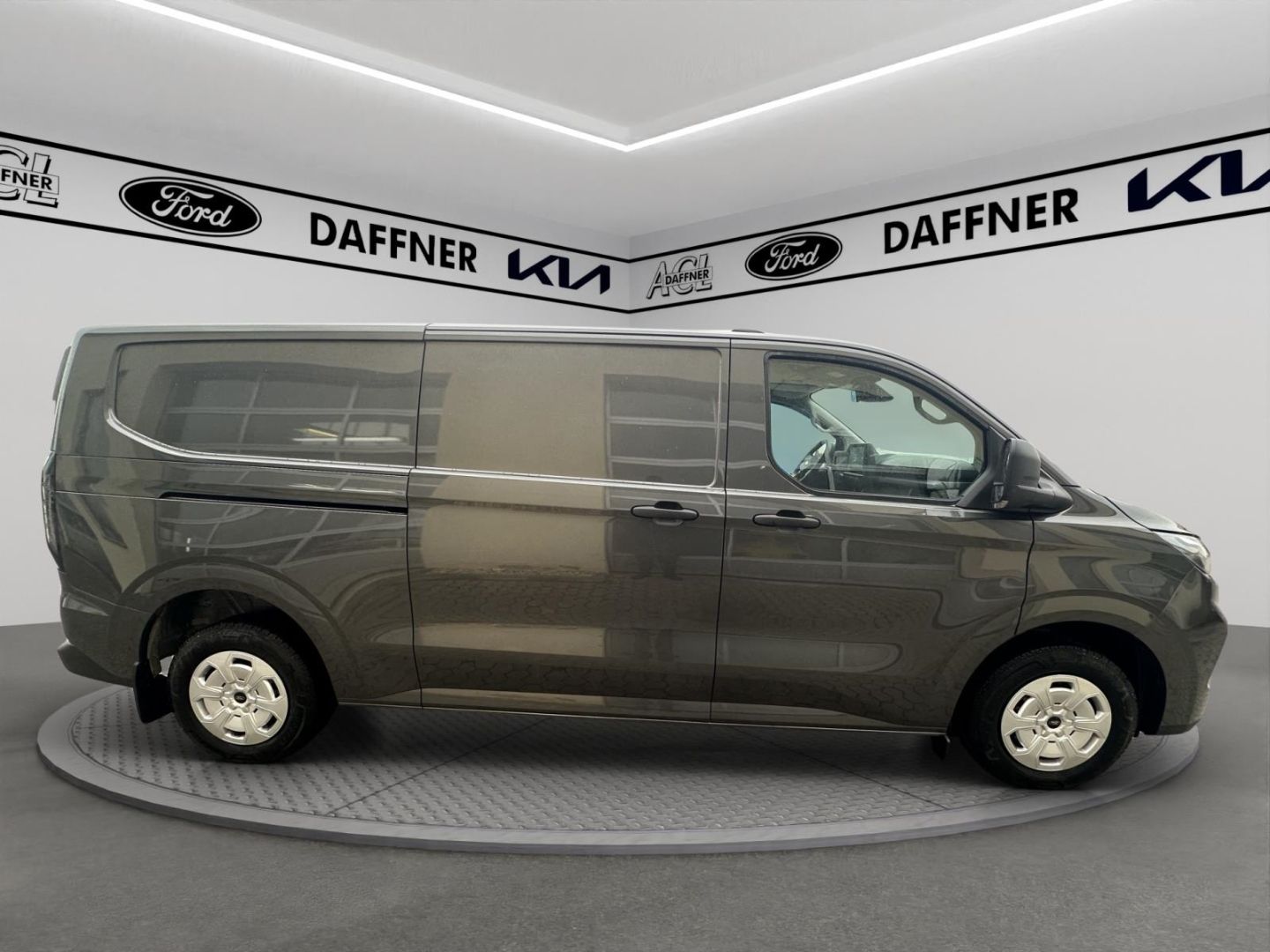 Fahrzeugabbildung Ford Transit Custom 320 L2 FWD StandHZG AHK Navi LED